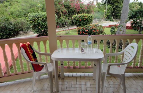 Le Moule House | TWO-ROOM APARTMENT FOR 2 TO 4 PEOPLE. CLOSE TO SEA, SURF SPOT, SHOPS