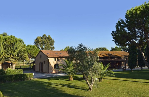 Grosseto House | Two-room apartment in residence with swimming pool and restaurant