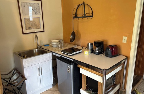 Stinson Beach Apartment | Two Rooms & mini-kitchen in Classic Beach House - 300 steps to the Beach