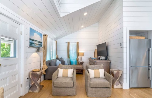 Siasconset House | Two 'Sconset Cottages, with Expansive Grounds & Gathering Space