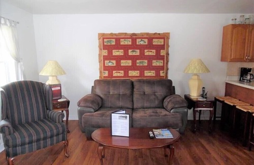 Wachapreague Apartment | Two separate Apartments