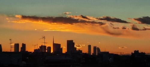 Crescenzago Apartment | TWO SPACIOUS BEDROOMS 1 MINUTE TO METRO STOP