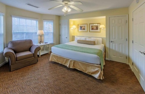 South Lee Hotel | Two Spacious Villas | Indoor Pools, Game Nights & Nature Trails – All-in Escape