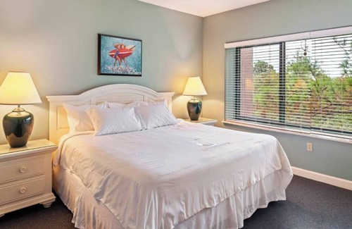 Hilton Head Resort | Two Stylish 2BR Vacation Home w/Modern Kitchen, Pool and Outdoor Dining