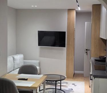 Blloku Apartment | TwoViews Apartements 1