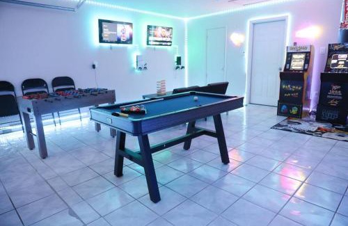 Haltom City House | TX Getaway PS5-Xbox, GameRoom, BBQ, Attractions