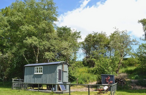 Llandrindod Wells Cottage | Ty Bach Shepherds Hut