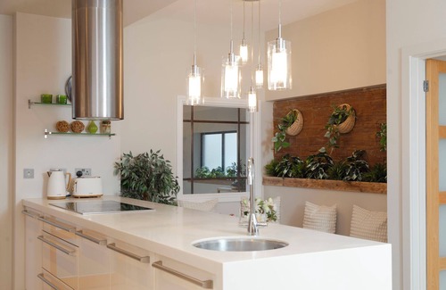 Gelligaer Cottage | TY BRYN CALON, pet friendly, with pool in Ystrad Mynach