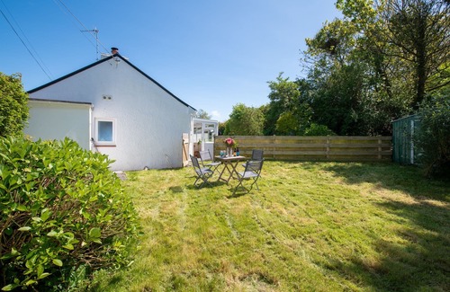Malltraeth House | Ty Capel Bach: 3‑Bed Bungalow Sleeping 6 in Hermon | Managed by Anglesey Holiday Lettings