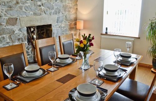Trefor House | Ty Capel Gosen