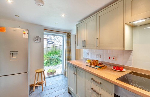 Bangor House | Ty Gwair - Three Bedroom House, Sleeps 7