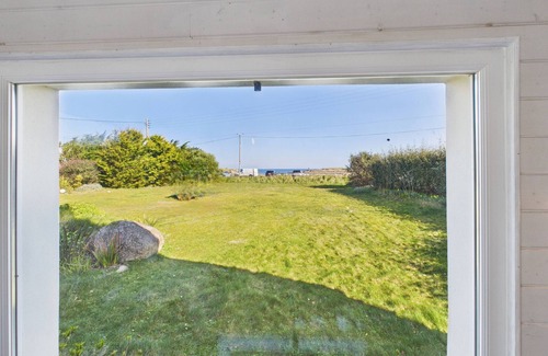 Plouguerneau Ski Chalet | Ty Gwen Mar - waterfront house for 6