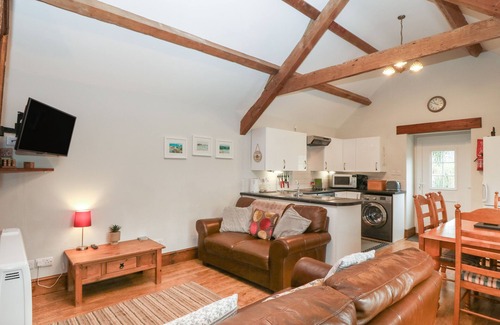 Rhydwyn Cottage | TY GWENYN, pet friendly, with open fire in Rhydwyn