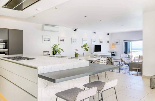 Camps Bay Villa | Ty Gwyn Camps Bay - Luxury Villa with pool & views
