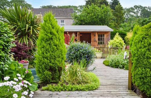 Llanelli House | Ty Lewis Cottage