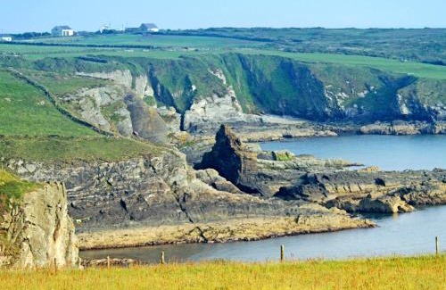 Holyhead House | Ty Nant