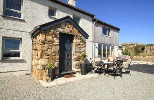 Holyhead House | Ty Nant