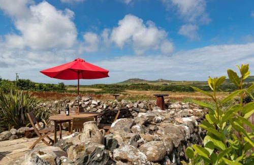 Goodwick House | Ty Pegi