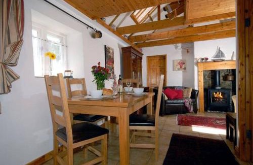 Goodwick House | Ty Pegi