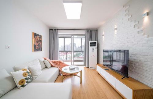 Changning Apartment | Tyms 2BR APT Riverside Garden