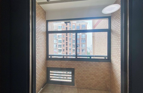 Changning Apartment | Tyms 2BR Apt WeiningRD Near CESIS Line2