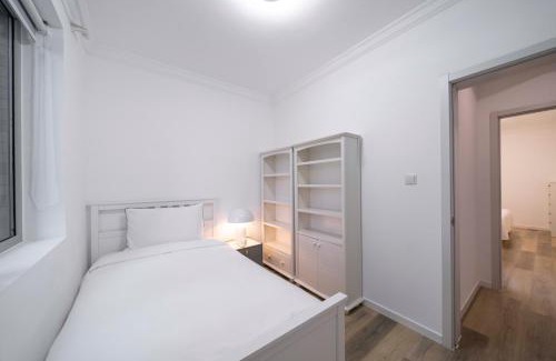 Changning Apartment | Tyms Elegant 4BR 2BA APT Riverside