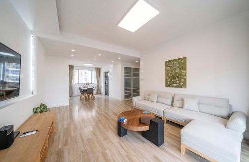 Changning Apartment | Tyms Family 4BR 2BA APT TianShan