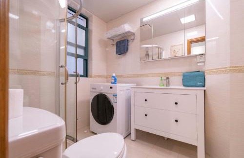 Xujiahui Apartment | Tyms Xujiahui Premium 2BR APT Metro