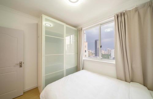 Xujiahui Apartment | Tyms Xujiahui Premium 3BR 2BA APT