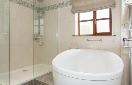 Brynrefail House | Tyn Rhos Country House