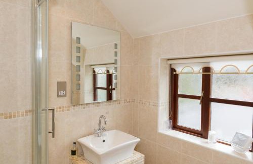 Brynrefail House | Tyn Rhos Country House