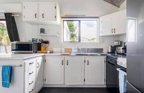 Tairua House | Typical Kiwi Family Holiday Home in the Coromandel