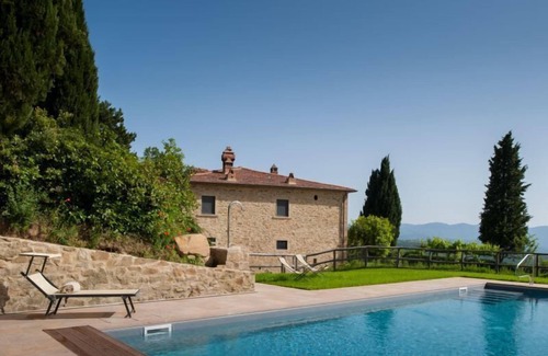 Arezzo Villa | Typical Leopoldine stone villa, set in a hilly and panoramic position. High standard equipment, Wi-F
