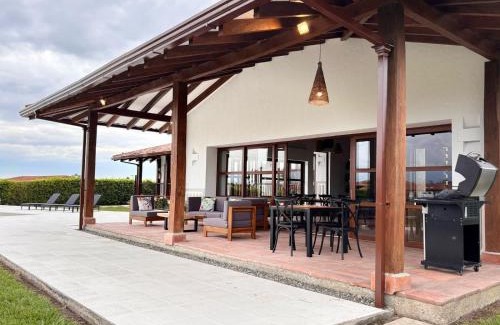 Armenia House | U-GO House Toledo Quindío