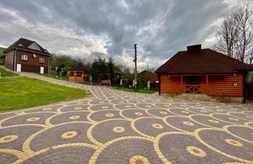 Plavya House | U Troh Brativ