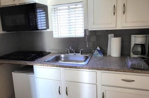 Garfield Apartment | U4 - Cozy 1BR & 1BA Walkup APT in DT PHX with pkg