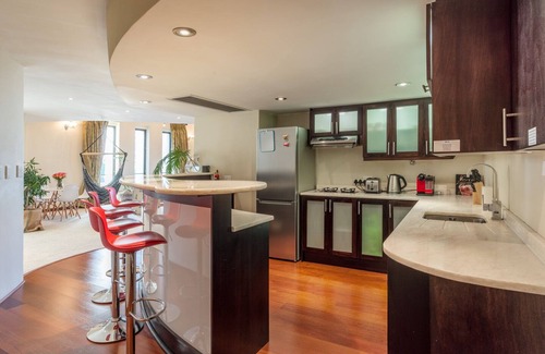 Cape Town City Centre Apartment | Uber Luxurious NYC-Style Penthouse, Two Minutes Walk from Long Street