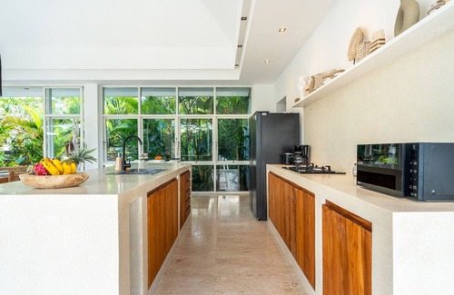 Pejeng Kawan Villa | Ubud Luxury Villa Jungle View 2 Infinity Pools 4BR