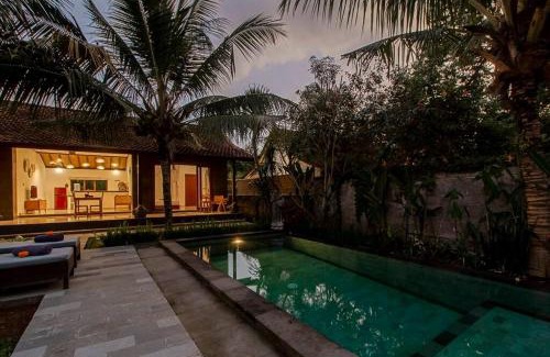 Kutuh Kaja House | Ubud Warmth n Family feel Villa