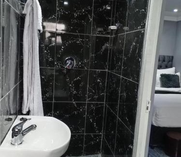 Eikenbosch House | UFC Guesthouse Bellville