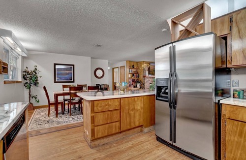 Eustis House | Uhost AI 4BR Retreat Hot Tub Firepit