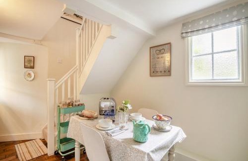 Kimbolton House | Uk44006 - Secret Cottage