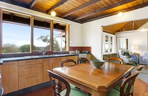 Chewton Bushlands House | Ukamirra -magic views in private bush setting