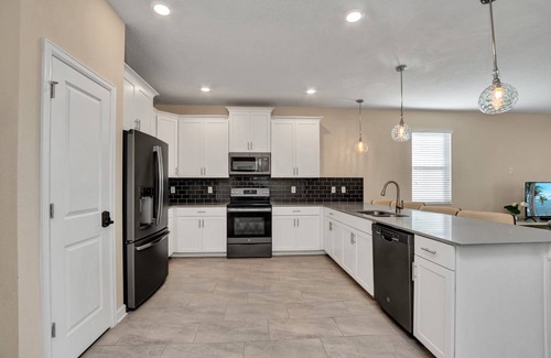 Davenport Villa | Ultimate 8 Bedroom Champions Gate Resort Property with Spa and Pool