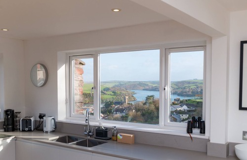 Salcombe House | Ultimate Coastal Escape | Stylish | Estuary Views