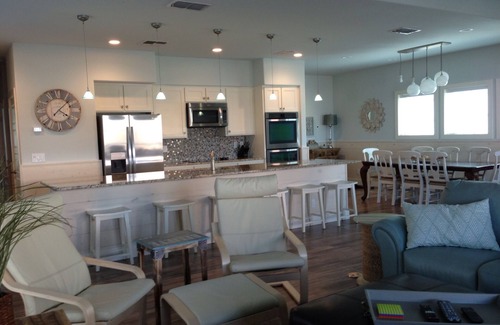 Port Aransas House | Ultimate Coastal Getaway: 6BR Luxury Home w/HEATED Pool & Beach Access Sleeps 16