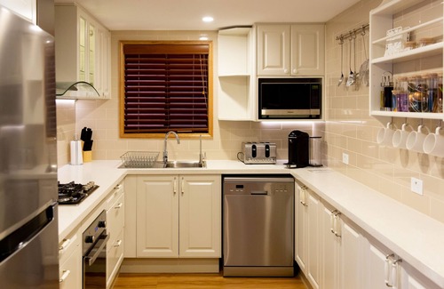 Oberon Ski Chalet | Ultimate country getaway with breathtaking views & luxury accommodation