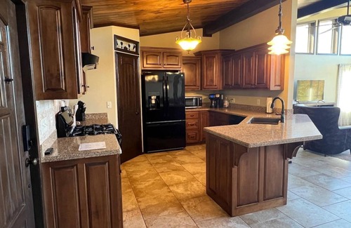 Mount Judea House | Ultimate Entertaining Modern Lodge Privacy & Views