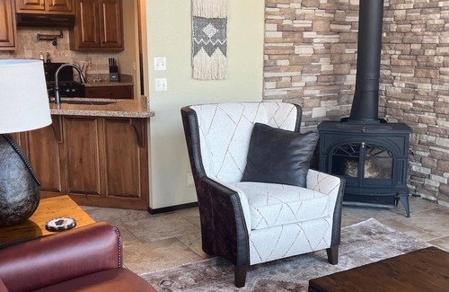 Mount Judea House | Ultimate Entertaining Modern Lodge Privacy & Views