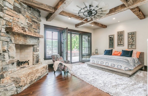 Penn Yan Cabin | Ultimate Luxury Lodge on Keuka Lake - minutes to golfing, shopping, dining